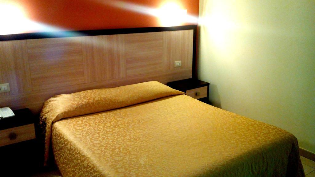 Hotel Giardino Modugno Cameră foto